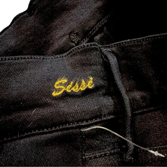 Goldsign Black High Rise Jeans with Smooth Finish - Picture 4 of 15